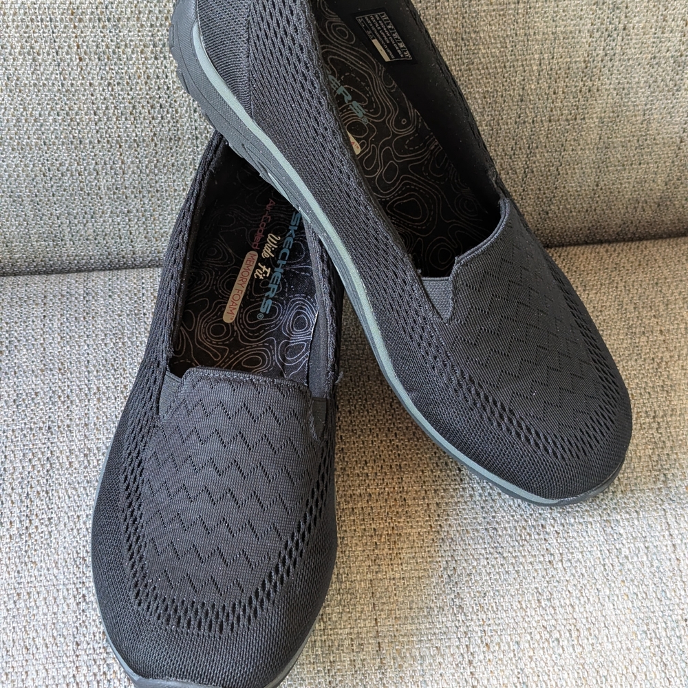 Skechers Reggaefest Women's Black Slip-On Shoes size 11